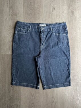 Chico’s Platinum Medium Wash Denim Shorts